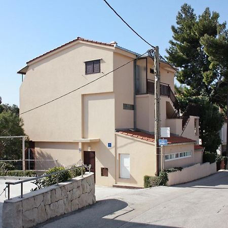 Apartments By The Sea Nemira, Omis - 5884 Tice المظهر الخارجي الصورة