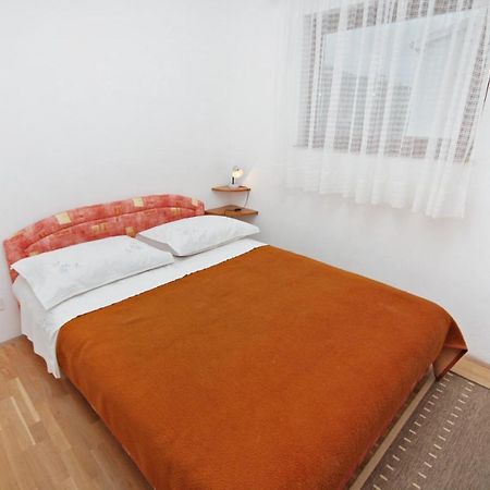 Apartments By The Sea Nemira, Omis - 5884 Tice المظهر الخارجي الصورة